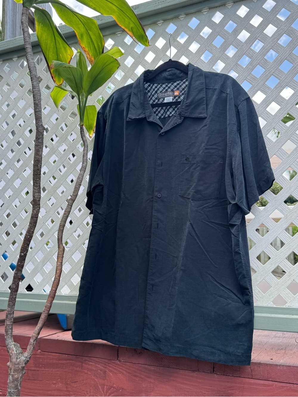Quicksilver Black Short-Sleeve Button-Up Shirt